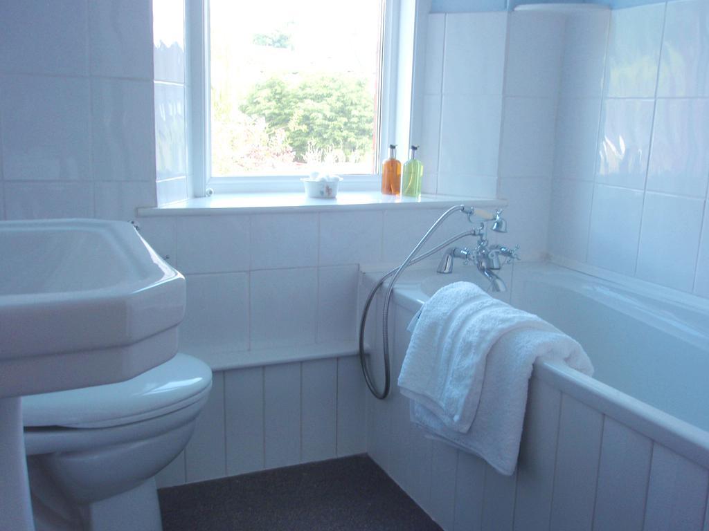Weston House Bed and Breakfast Bampton  Εξωτερικό φωτογραφία